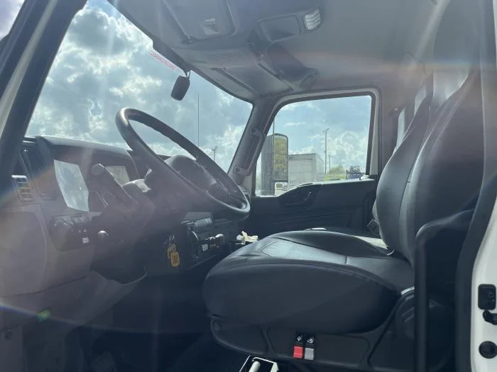 2022 International MV - image 12