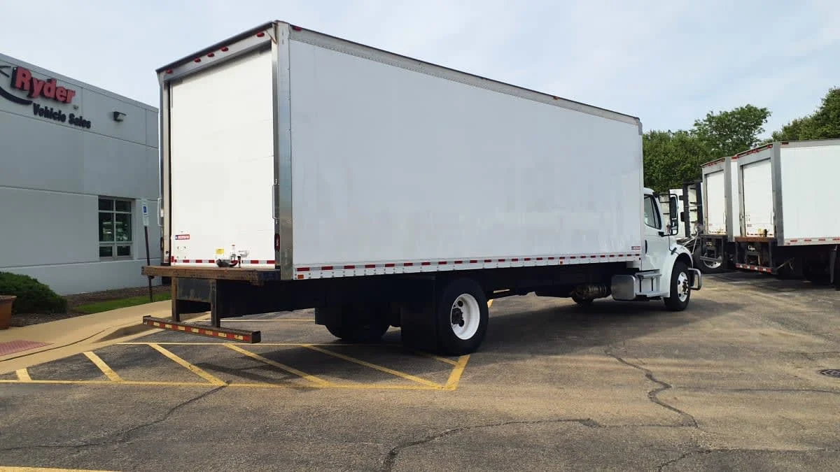 2019 Freightliner M2 106 in Bolingbrook, IL — photo 4