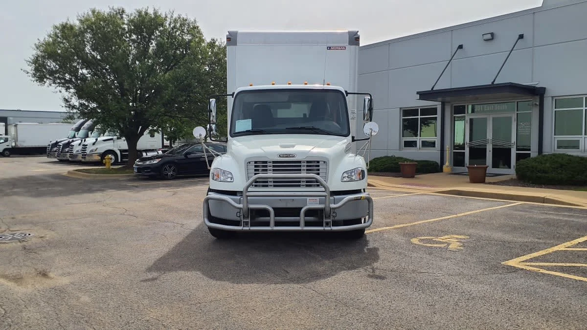 2019 Freightliner M2 106 in Bolingbrook, IL — photo 2