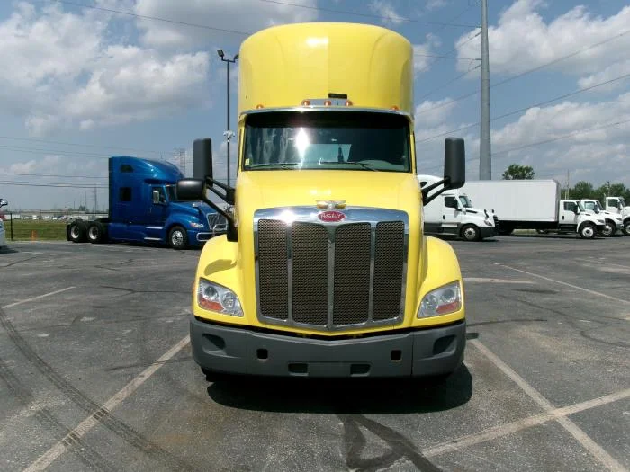 2020 Peterbilt 579 — photo 3
