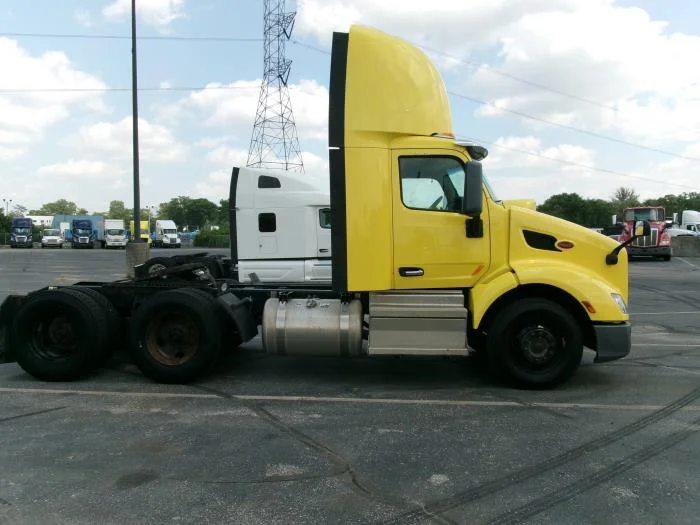 2020 Peterbilt 579 — photo 8