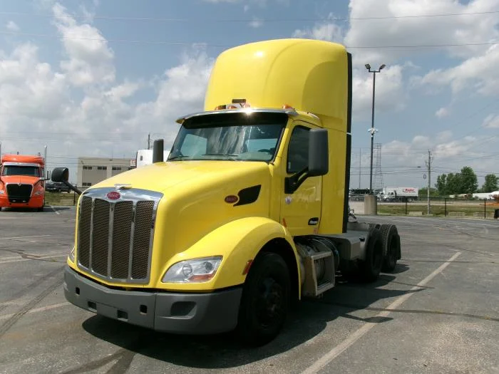 2020 Peterbilt 579 — photo 2