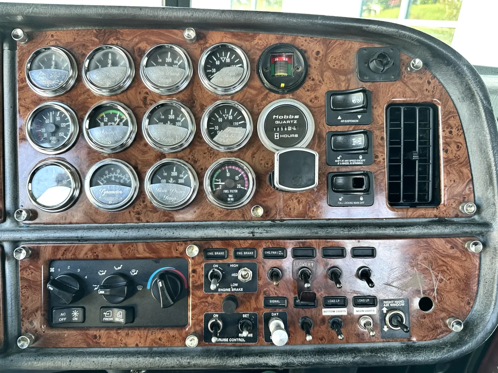 2005 Peterbilt 379 in Greer, SC — photo 18