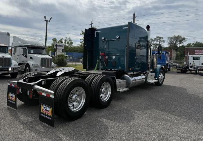 2027 Peterbilt 589 - image 5