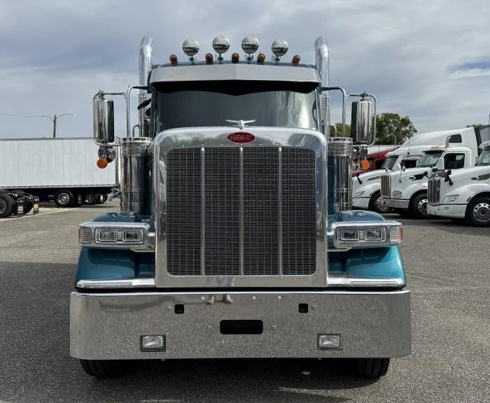 2027 Peterbilt 589 - image 8