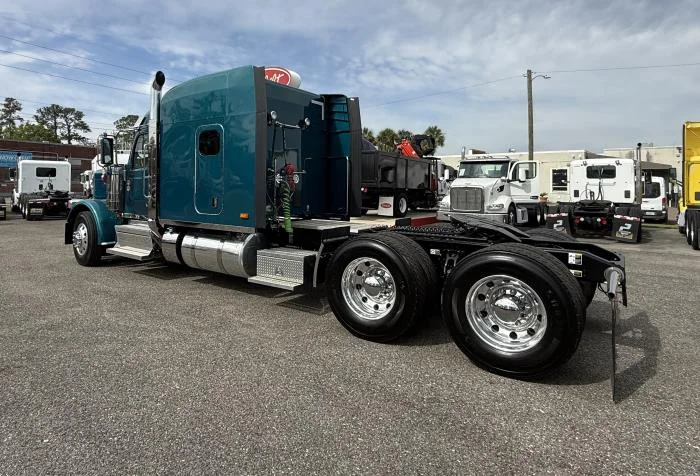 2027 Peterbilt 589 in Jacksonville, FL — photo 4