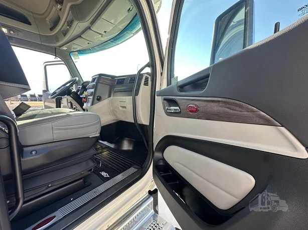 2024 Peterbilt 567 - image 12