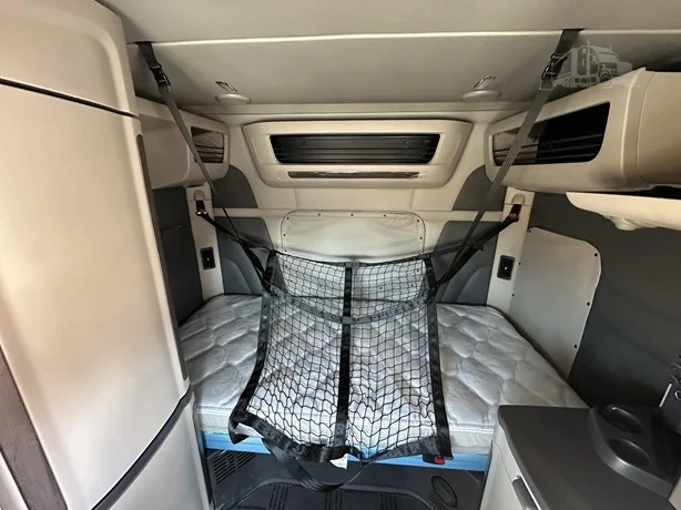 2024 Peterbilt 567 - image 18