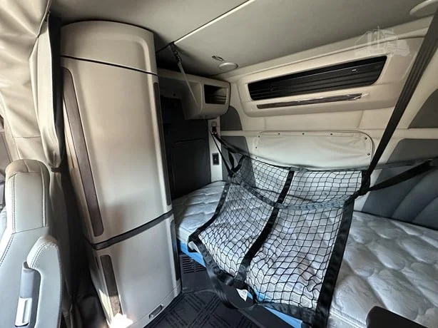 2024 Peterbilt 567 - image 17