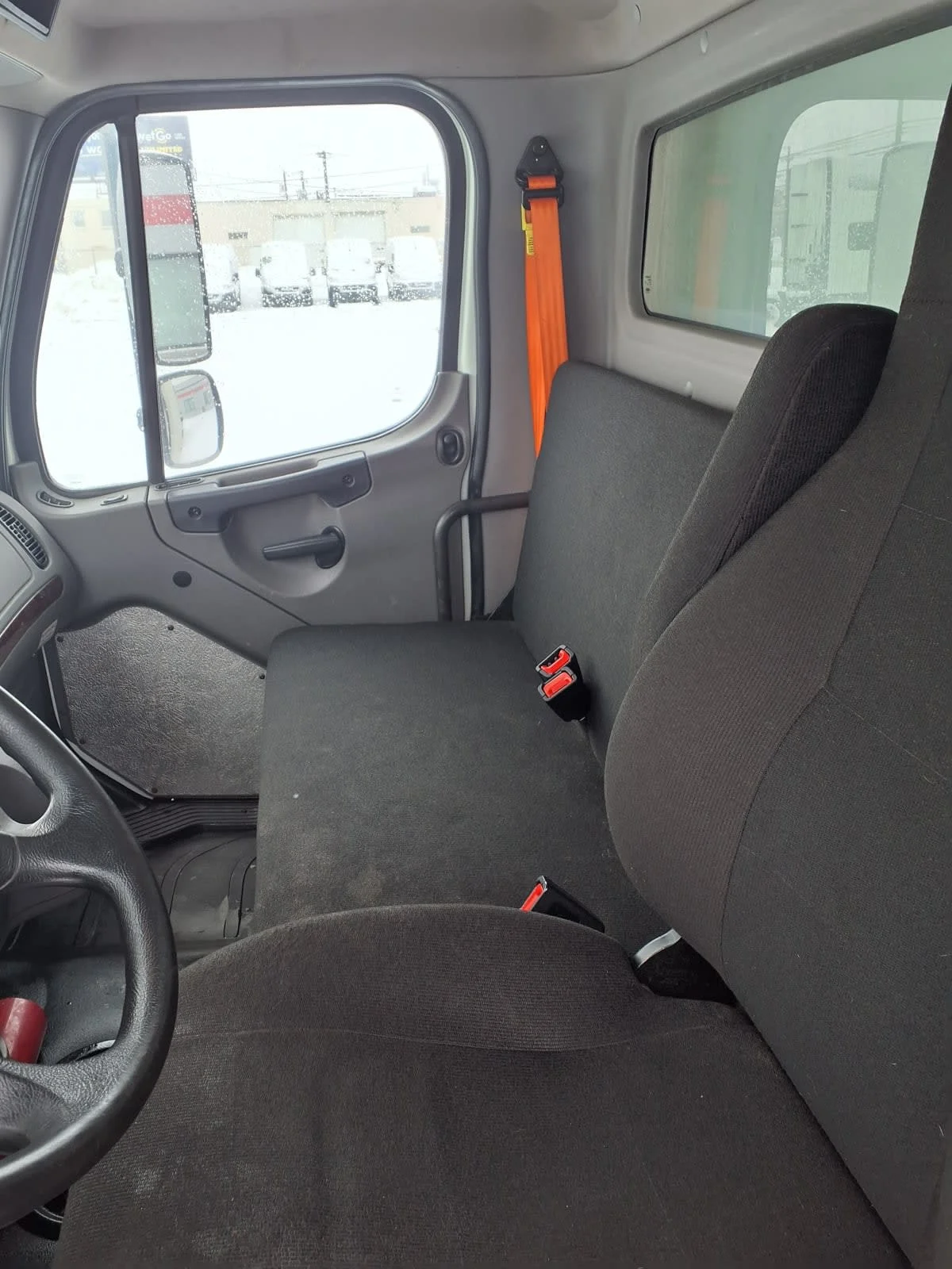 2020 Freightliner M2 106 in Cleveland, OH — photo 8
