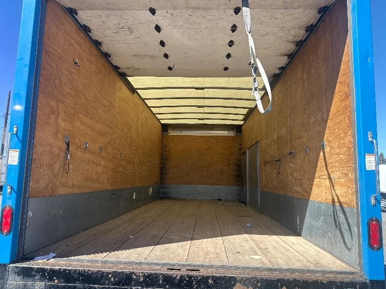 2019 Freightliner M2 106 - image 8