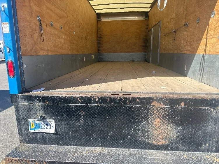 2019 Freightliner M2 106 - image 10