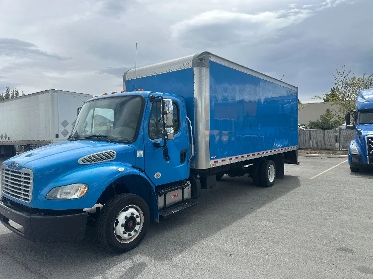 2019 Freightliner M2 106 - image 3