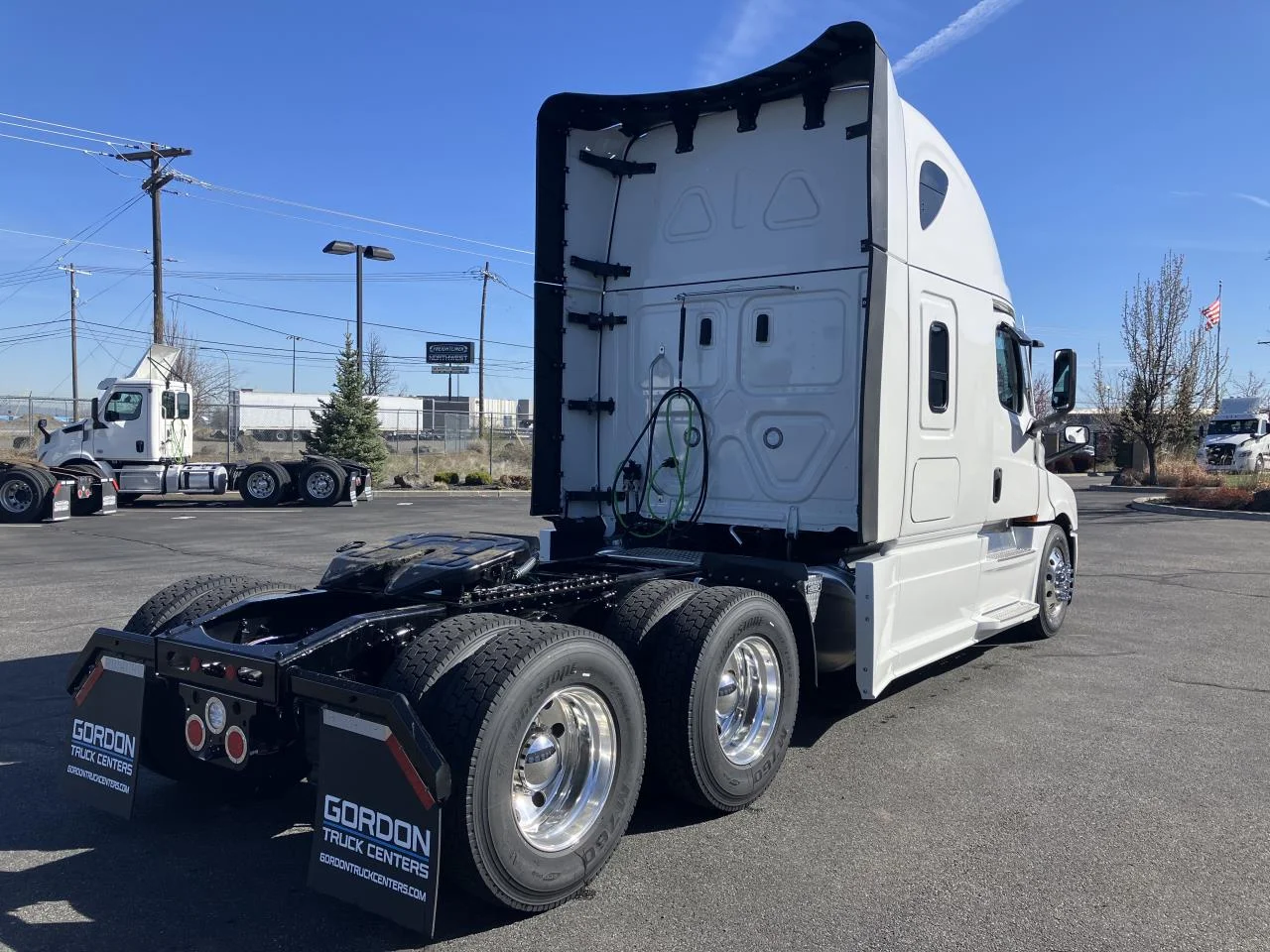 2027 Freightliner Cascadia - image 5