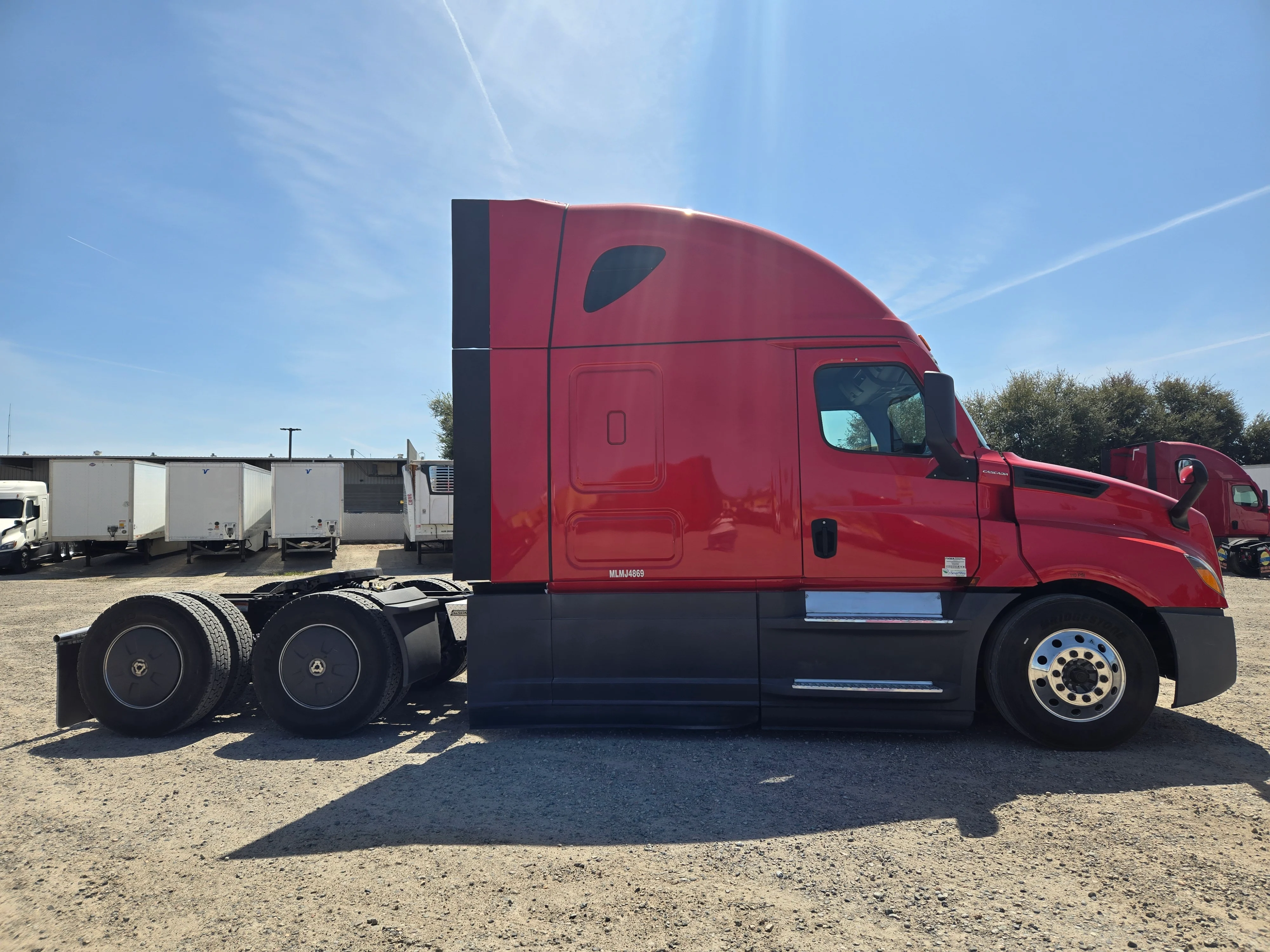2021 Freightliner Cascadia in Fresno, CA — photo 7