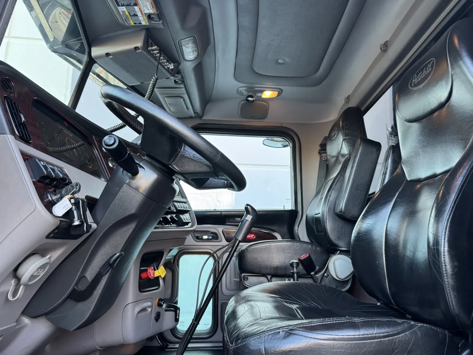 2022 Peterbilt 389 - image 15