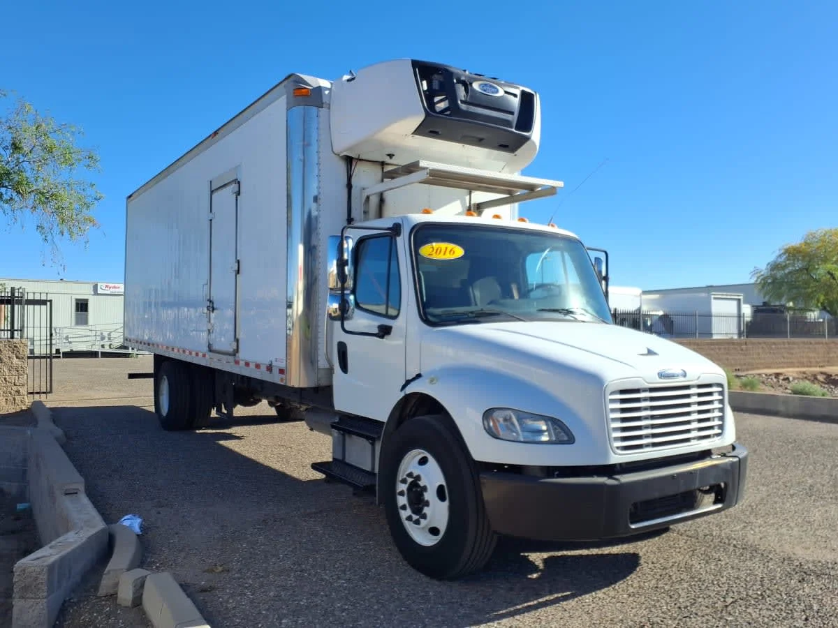 2016 Freightliner M2 106 in Phoenix, AZ — photo 3