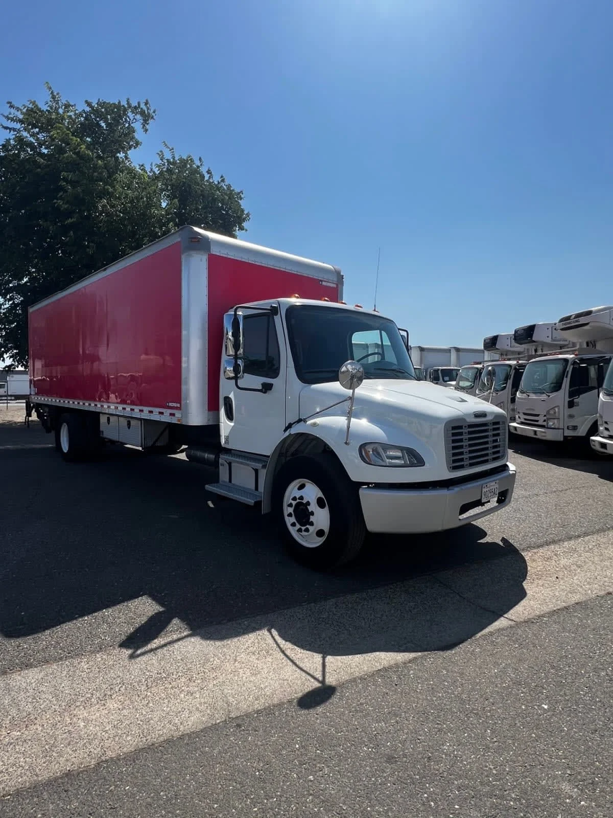 2017 Freightliner M2 106 - image 3