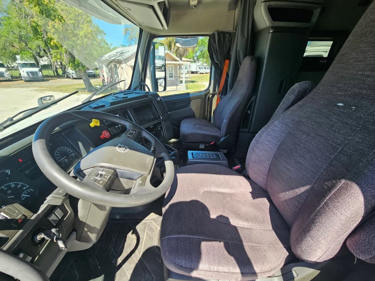 2020 Volvo in Orlando, FL — photo 7