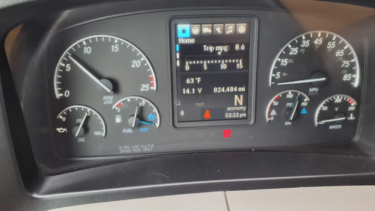 2022 Freightliner Cascadia - image 10