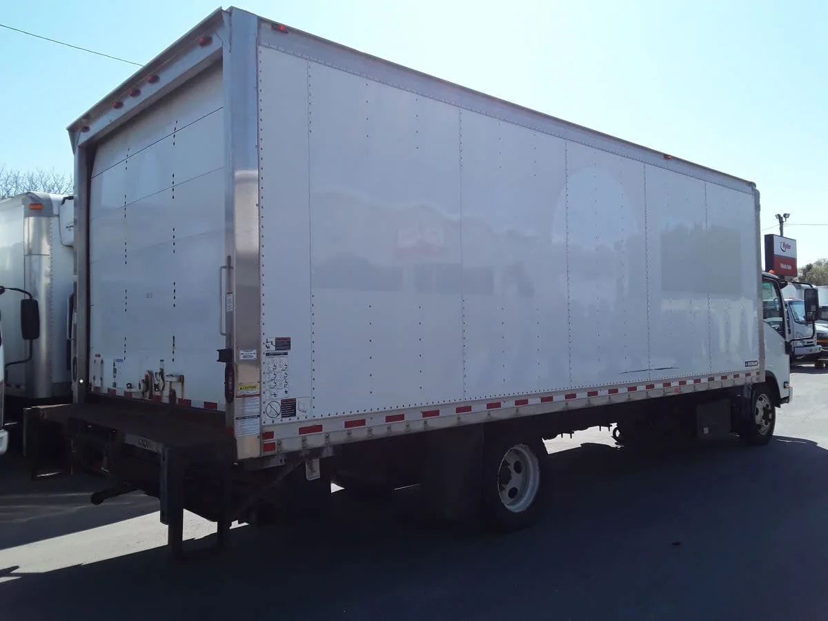 2018 Isuzu NQR - image 4