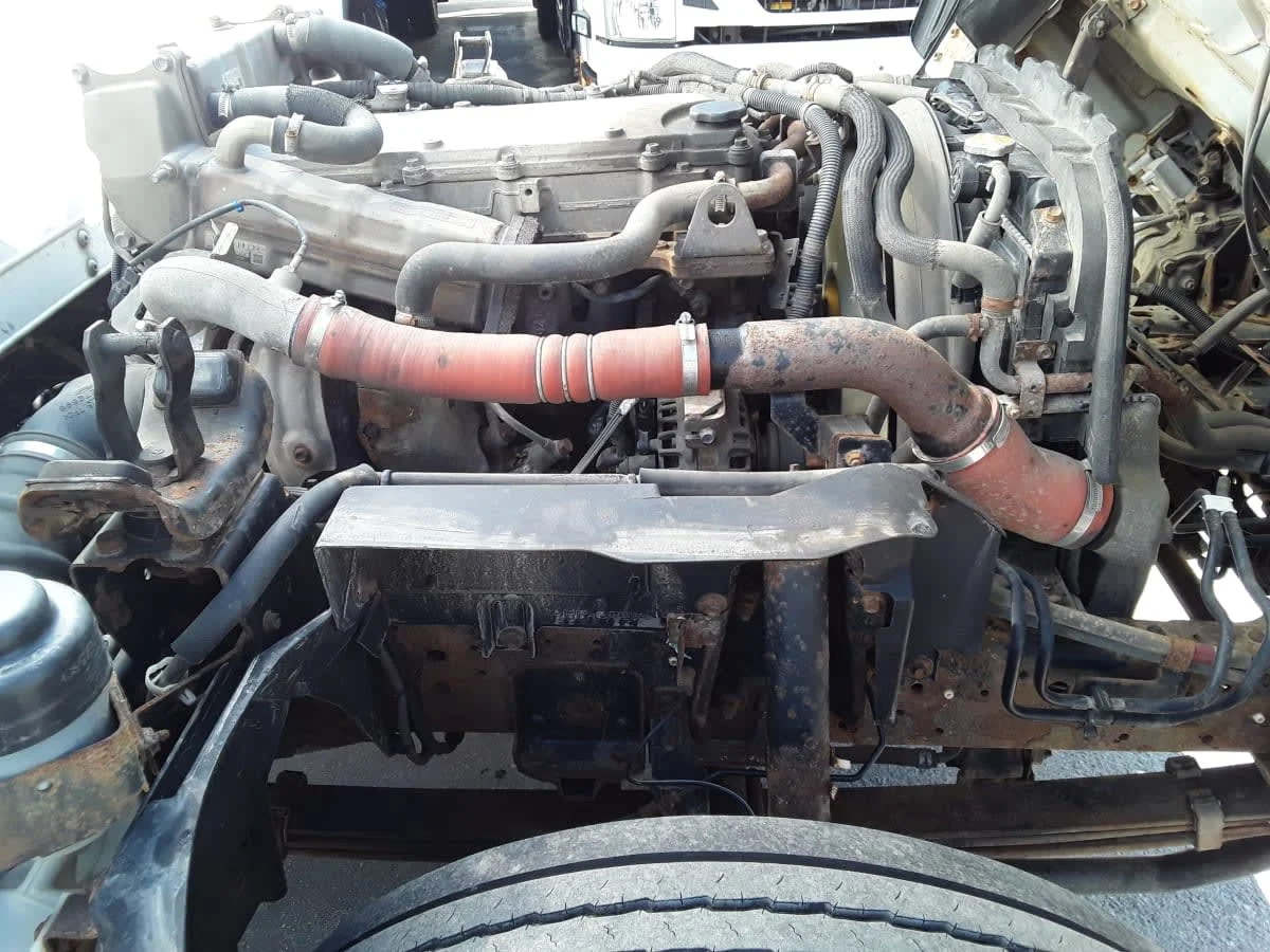 2018 Isuzu NQR - image 13