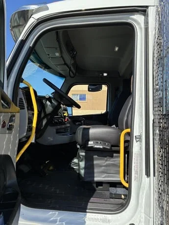 2027 Peterbilt 567 - image 11