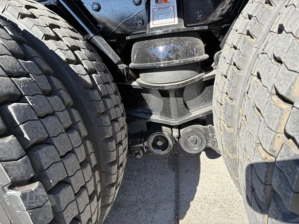 2027 Peterbilt 567 - image 34