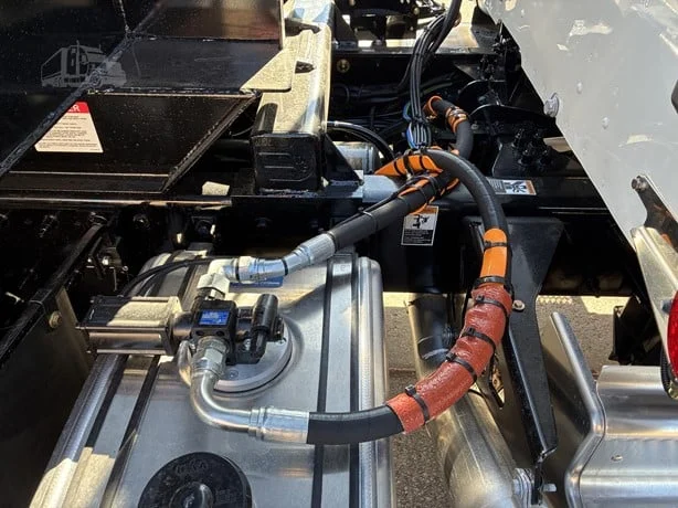 2027 Peterbilt 567 - image 27