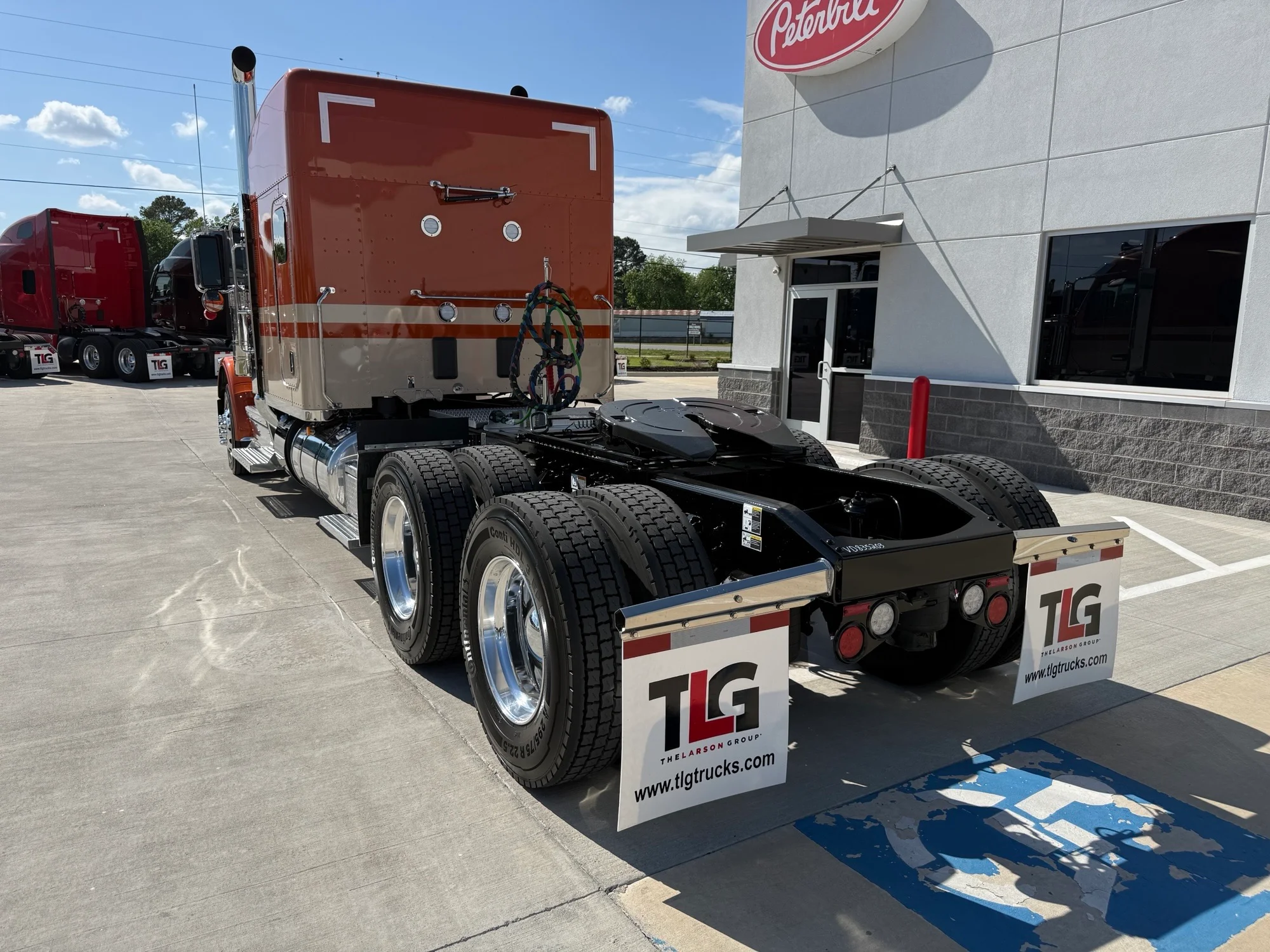 2027 Peterbilt 589 — photo 3