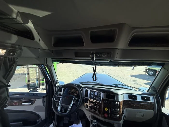 2026 Peterbilt 589 - image 44