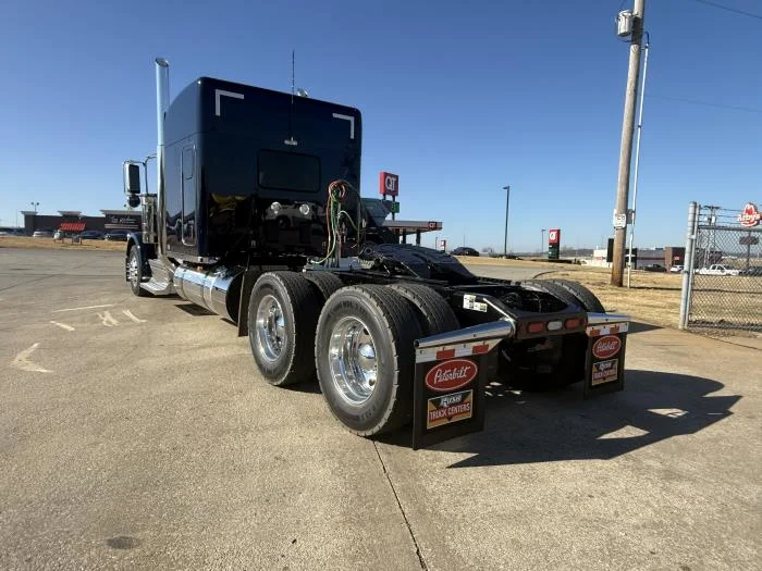 2026 Peterbilt 589 - image 11