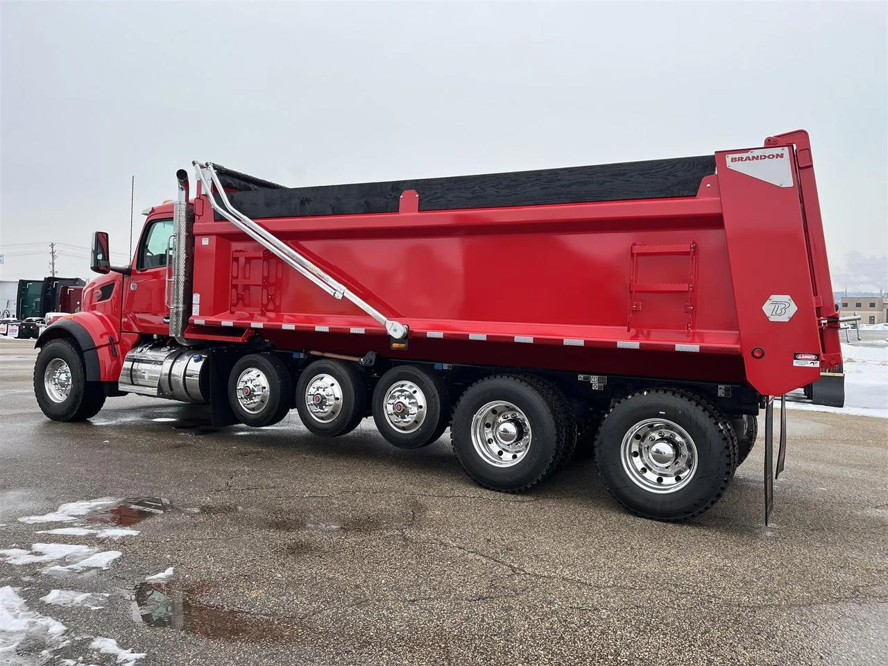 2026 Peterbilt 567 in South St. Paul, MN — photo 2