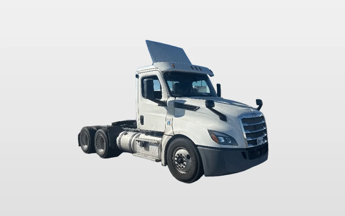 2019 Freightliner Cascadia - image 1