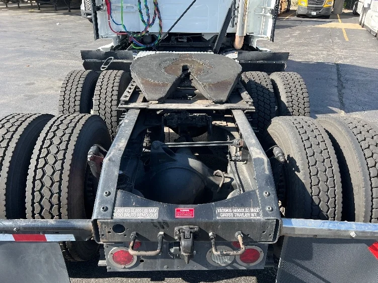 2022 Volvo VNL 760 - image 6