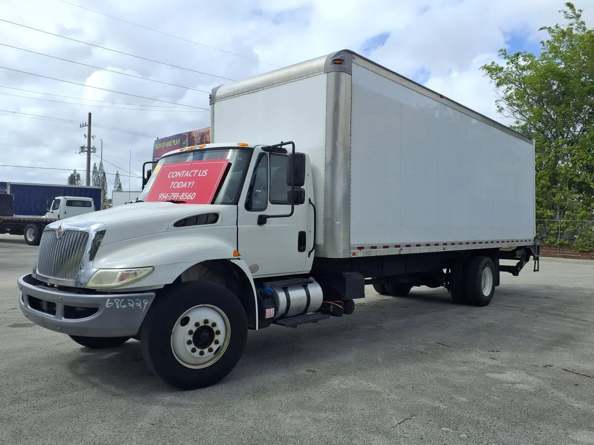 2018 International 4300 in Davie, FL