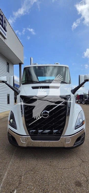 2027 Volvo VNR 640 in Richland, MS — photo 3