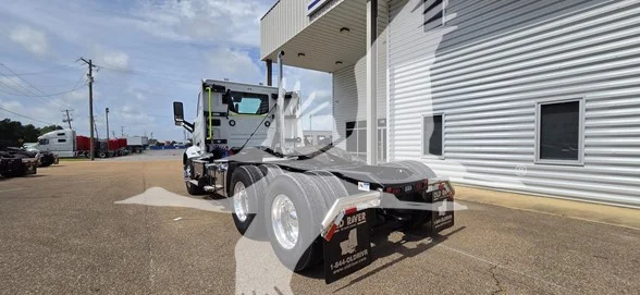 2027 Volvo VNR 640 in Richland, MS — photo 6