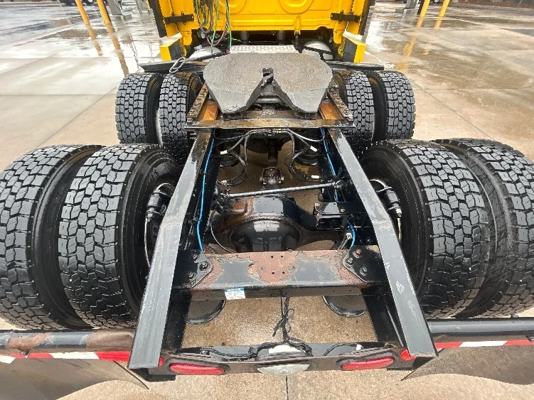 2022 Freightliner Cascadia in Tampa, FL — photo 6