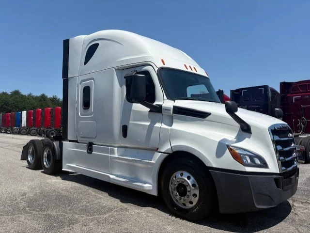 2020 Freightliner Cascadia in Greensboro, NC — photo 7