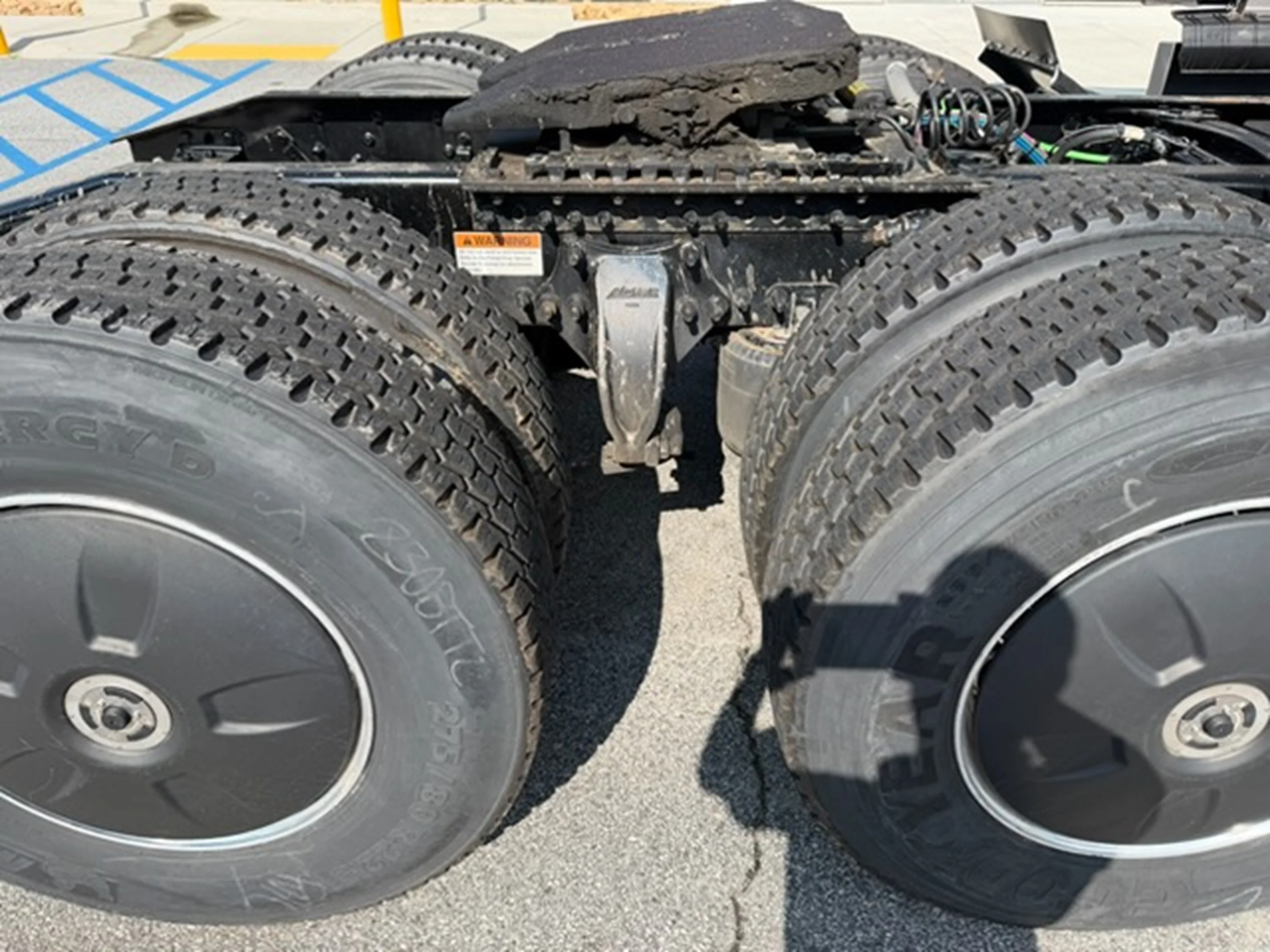 2022 Freightliner Cascadia — photo 3