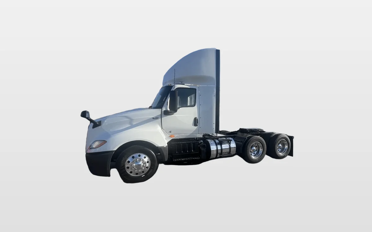 2019 International LT - image 1