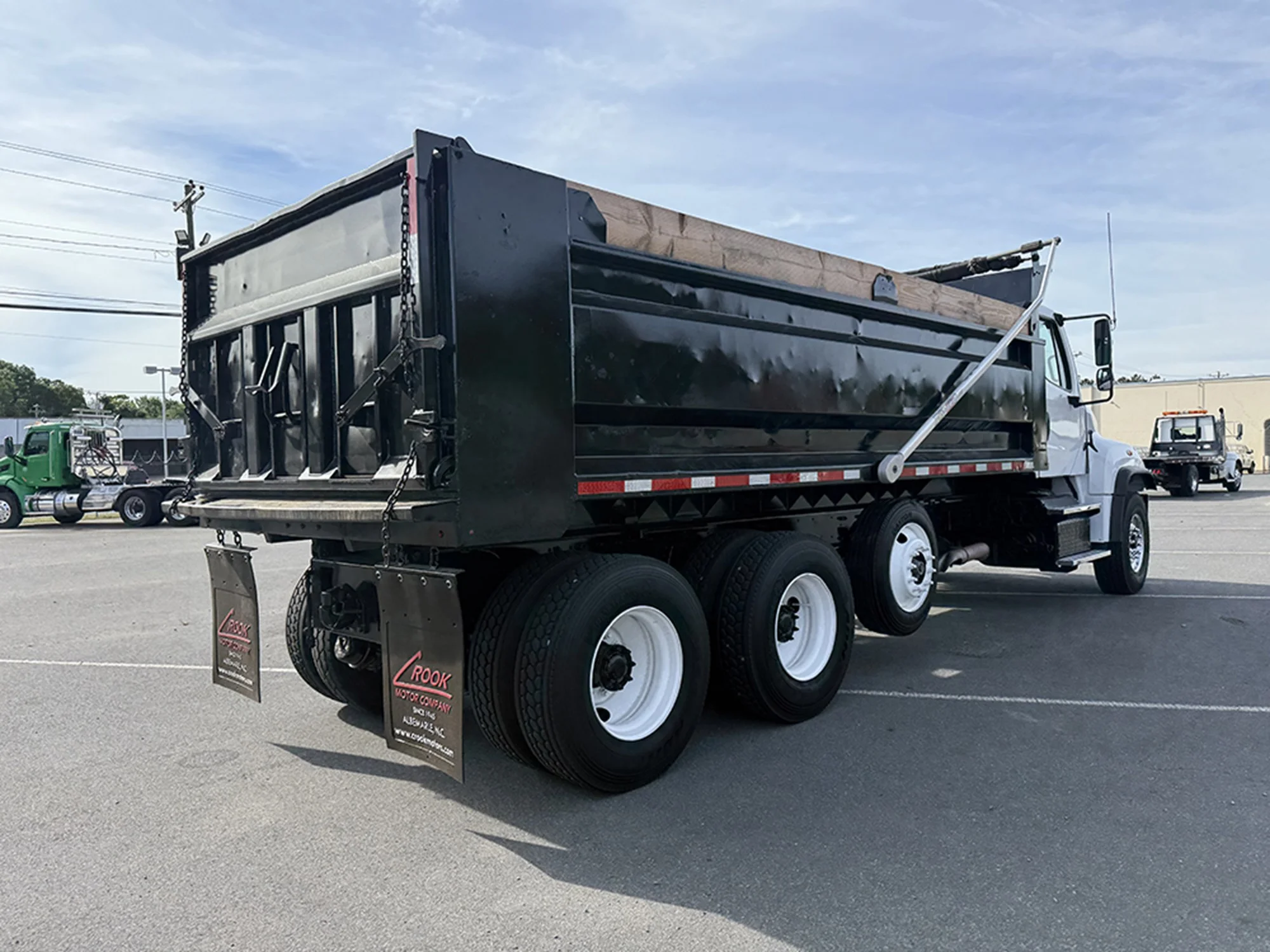 2015 Freightliner 114SD - image 4