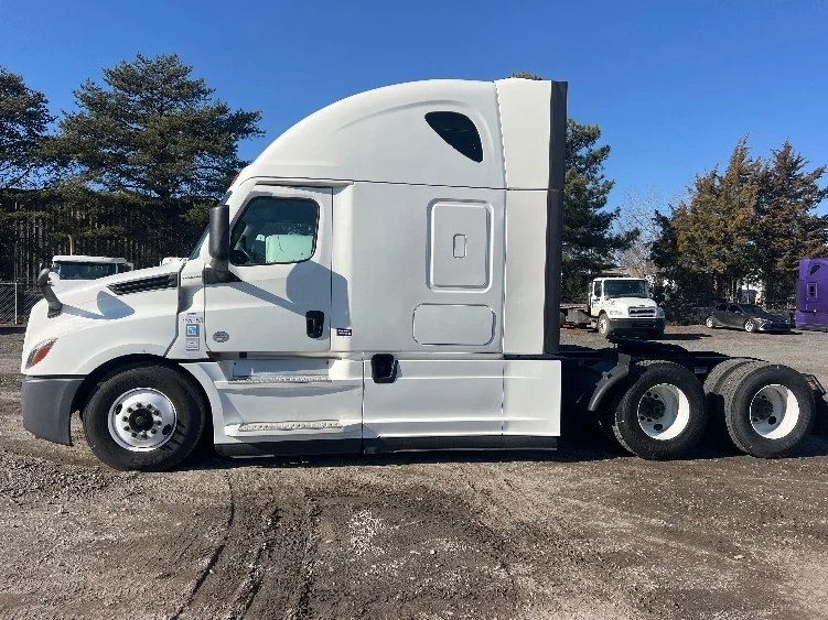 2022 Freightliner Cascadia in Concord, NC — photo 4