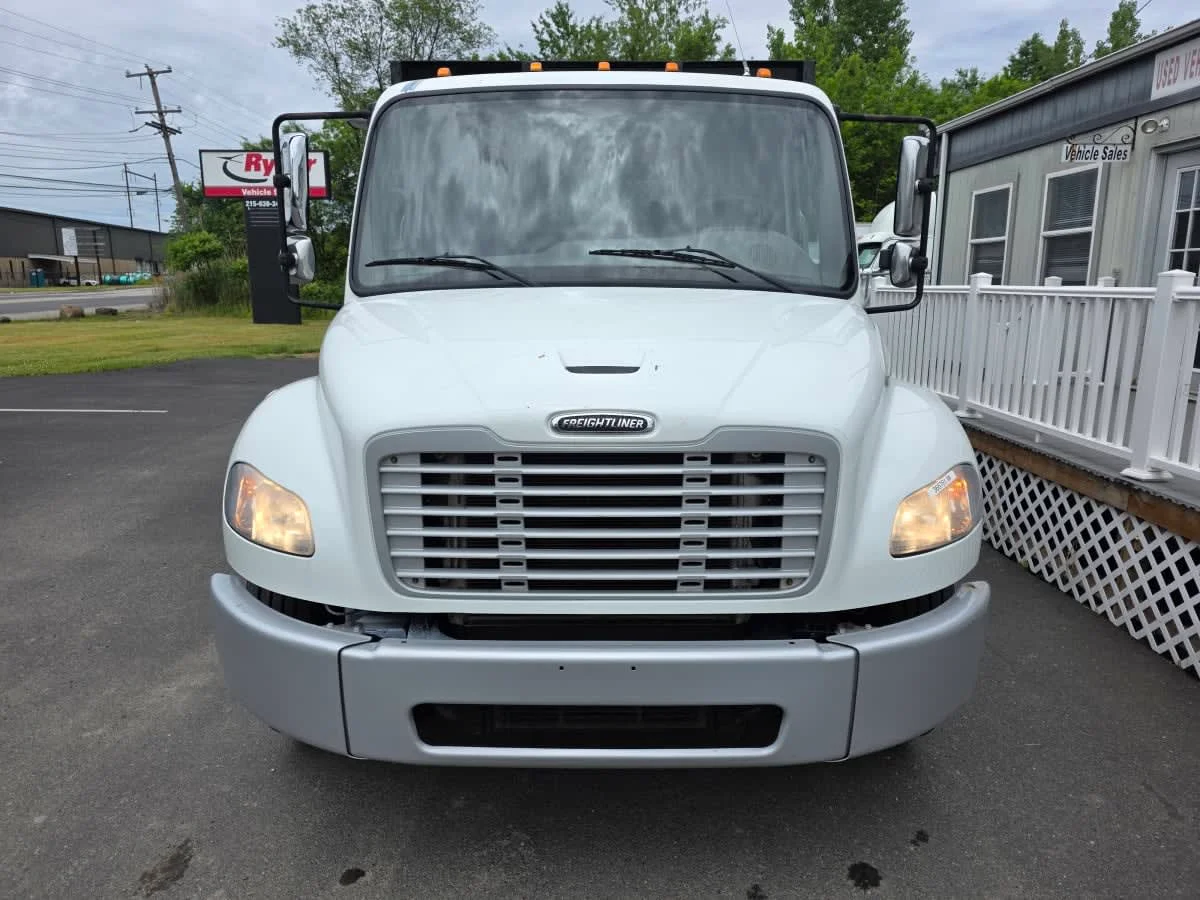 2016 Freightliner M2 106 in Bensalem, PA — photo 2