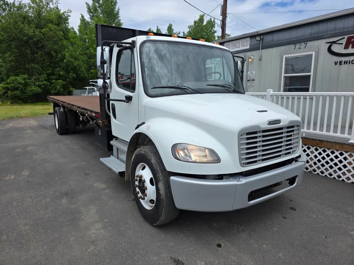 2016 Freightliner M2 106 in Bensalem, PA — photo 3