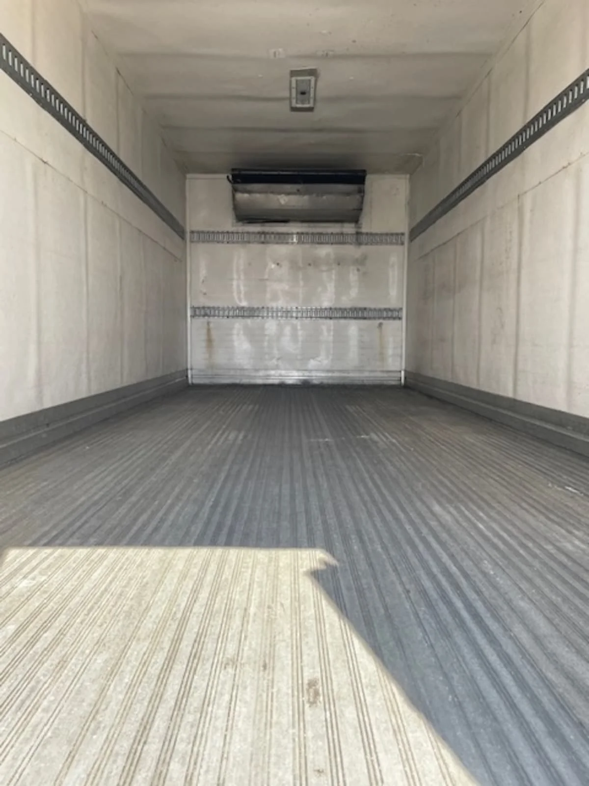 2019 Isuzu NQR in Farmingdale, NY — photo 9