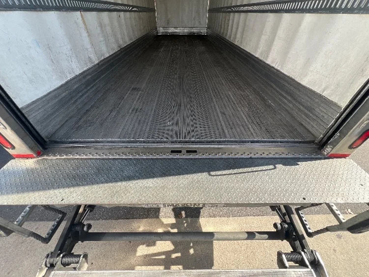 2021 Hino L6 - image 10