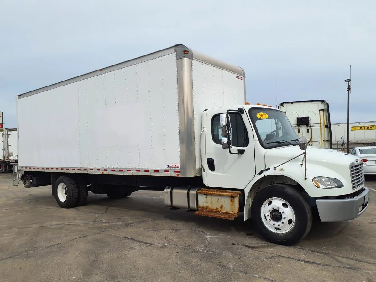 2019 Freightliner M2 106 - image 3