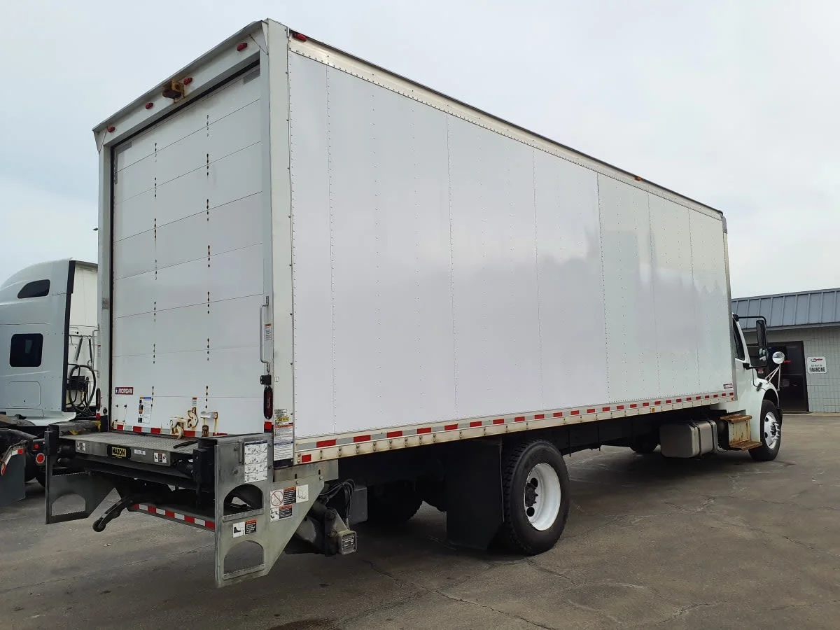 2019 Freightliner M2 106 - image 4